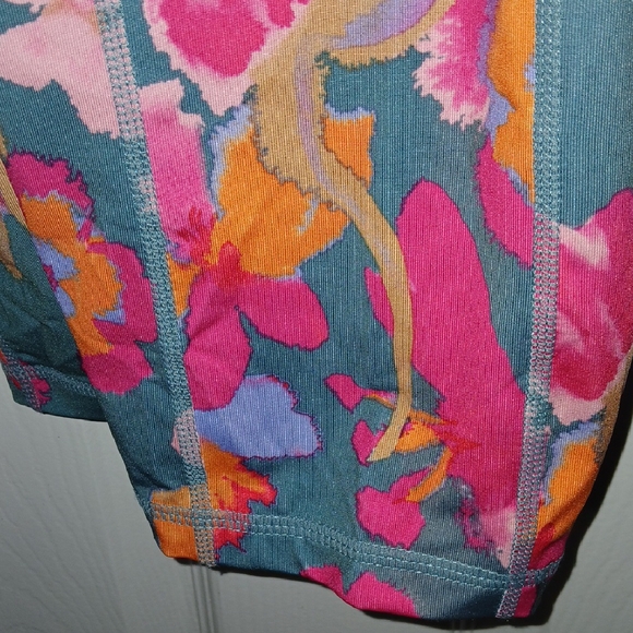Floral Activeware Plus Size Bottoms - Picture 7 of 8